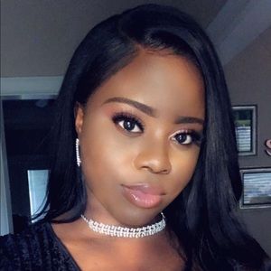 Meet your Posher, Kendra